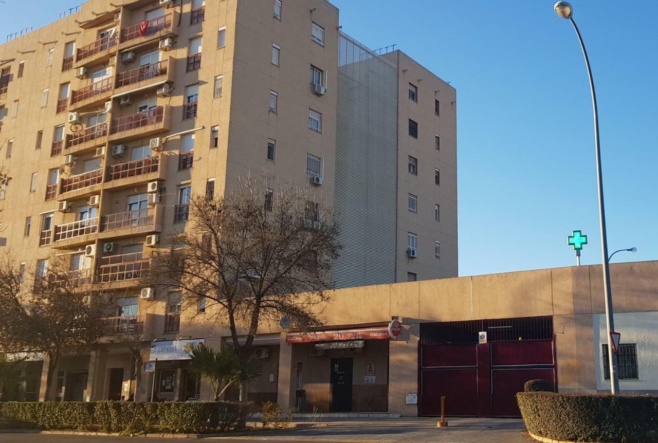 Apartamento Frente A Palacio De Congresos Seville Luaran gambar