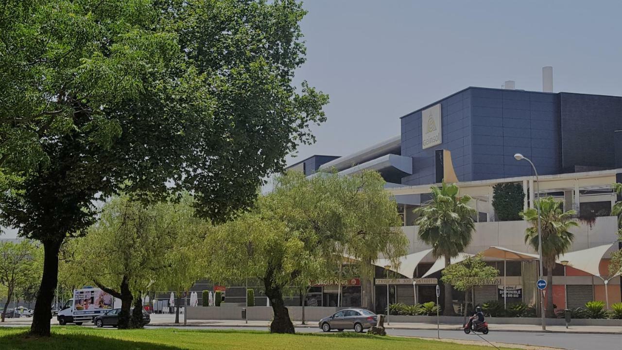 Apartamento Frente A Palacio De Congresos Seville Luaran gambar